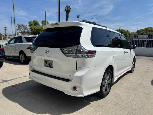 2017 Toyota SIENNA