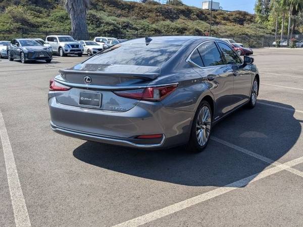 2019 Lexus ES