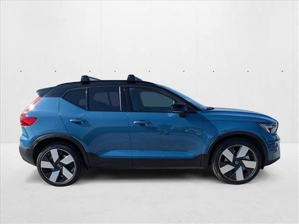 2023 Volvo XC40