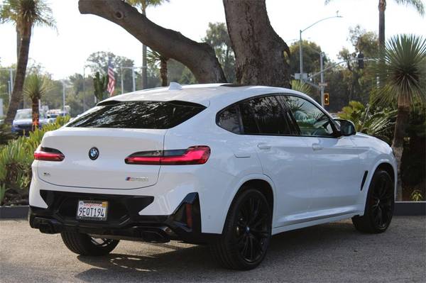 2023 BMW X4