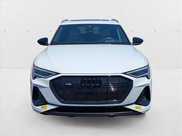 2022 Audi e-tron