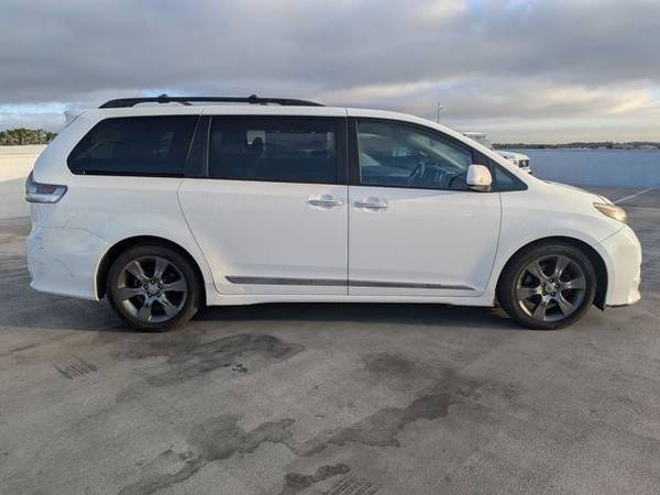 2016 Mini van