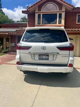 2016 Lexus LX570